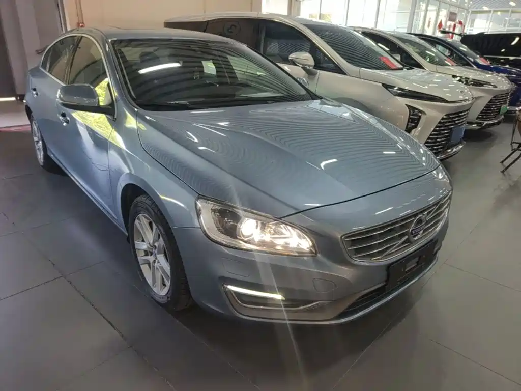 Volvo S60 — миниатюра 4