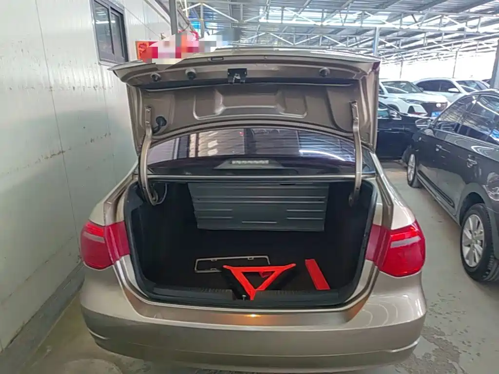 Volkswagen Jetta — миниатюра 19