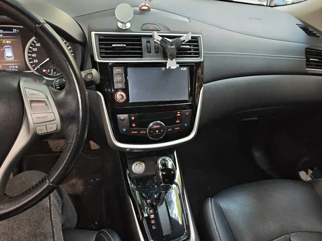 Nissan Tiida — миниатюра 6