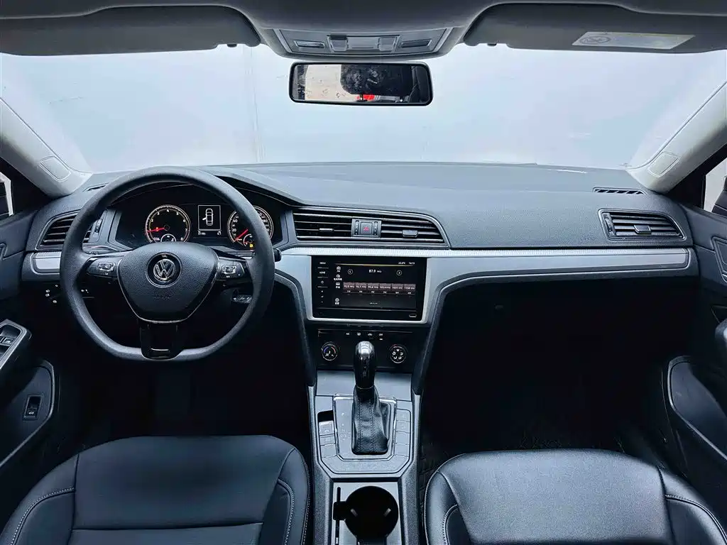 Volkswagen Lamando 2021 230TSI DSG