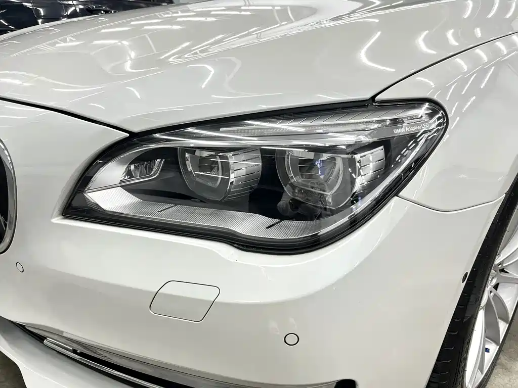 BMW 7 Series — миниатюра 9