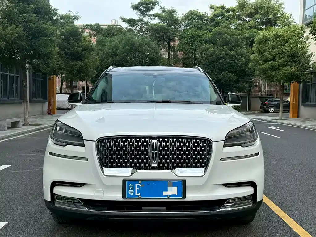Lincoln Aviator — миниатюра 4