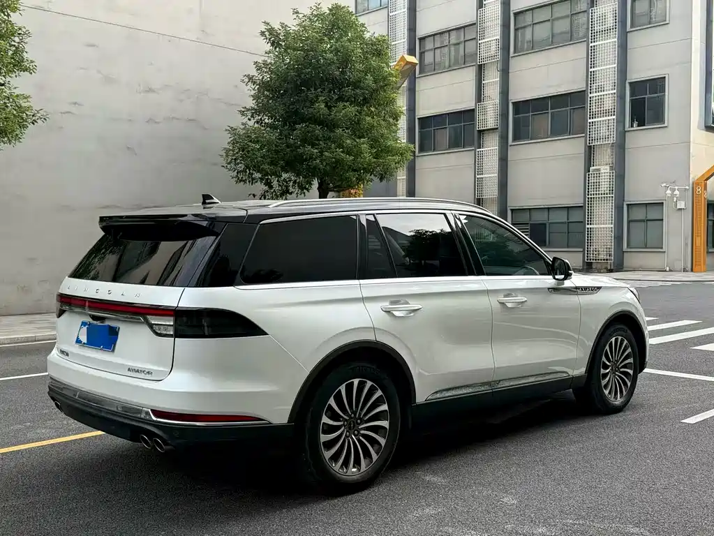 Lincoln Aviator — миниатюра 2