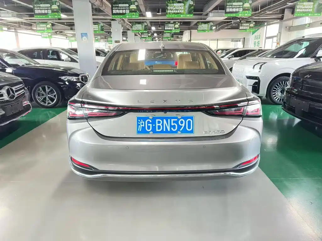 Lexus ES — миниатюра 7