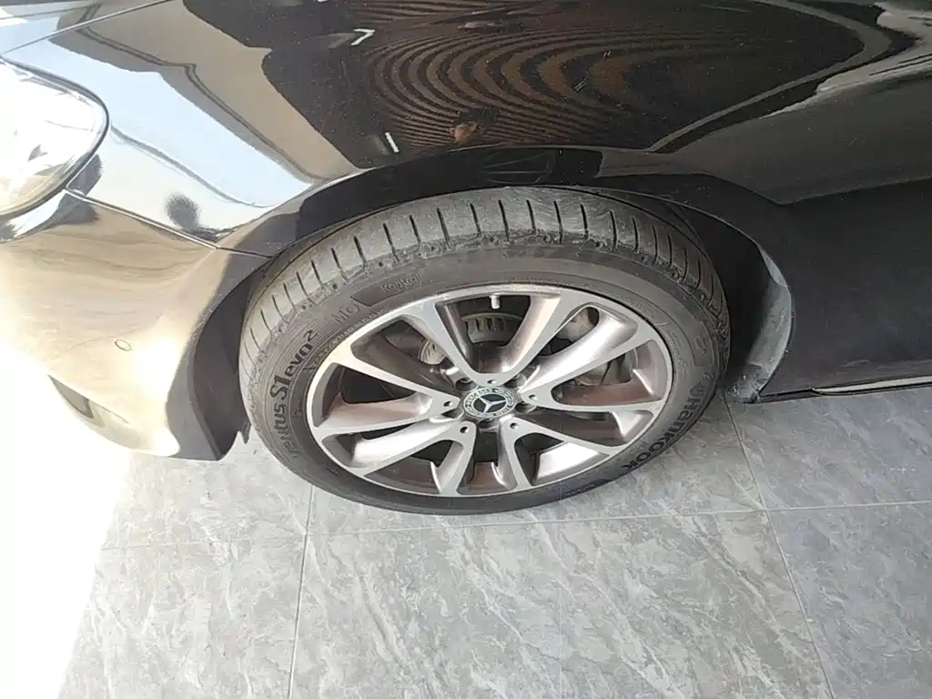 Mercedes-Benz E-Class — миниатюра 23