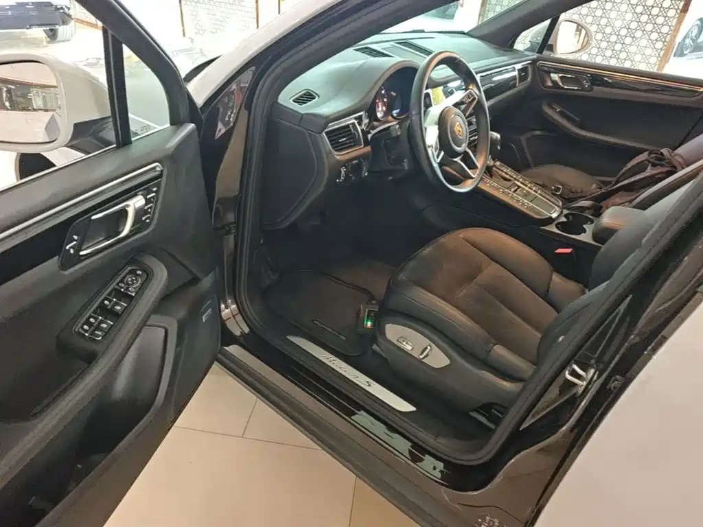 Porsche Macan — миниатюра 16