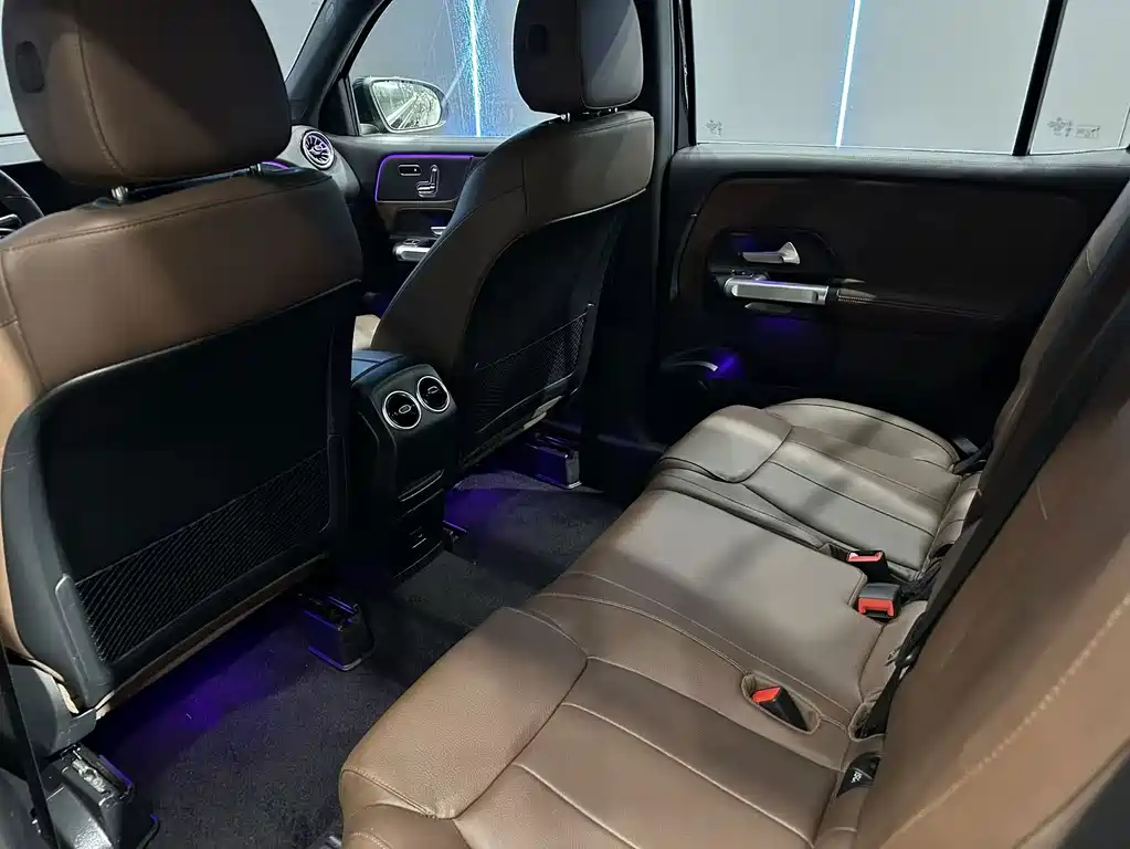 Mercedes-Benz GLB — миниатюра 11