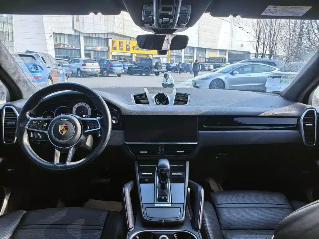 PORSCHE CAYENNE