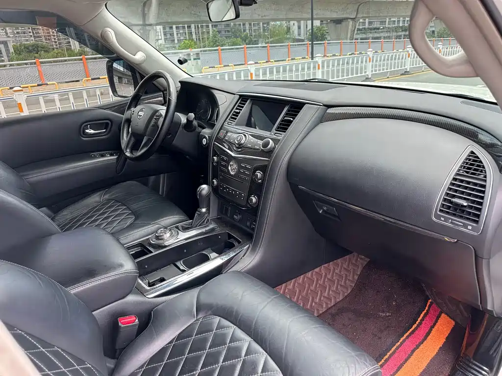 Nissan Patrol — миниатюра 12