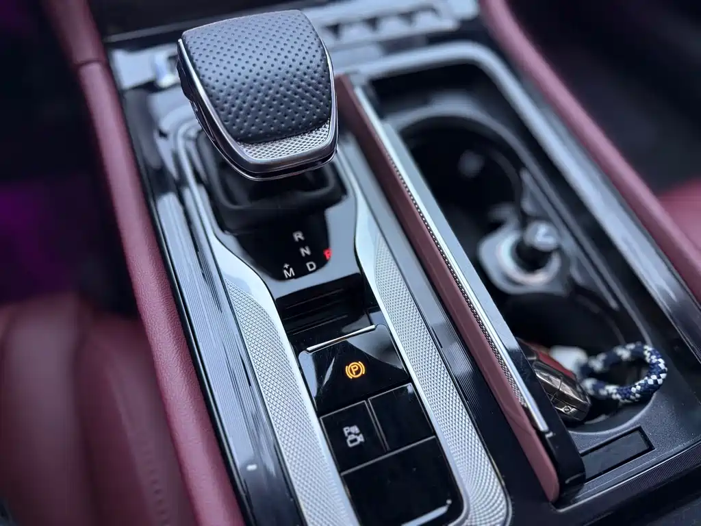 Hongqi Hongqi H5 — миниатюра 12