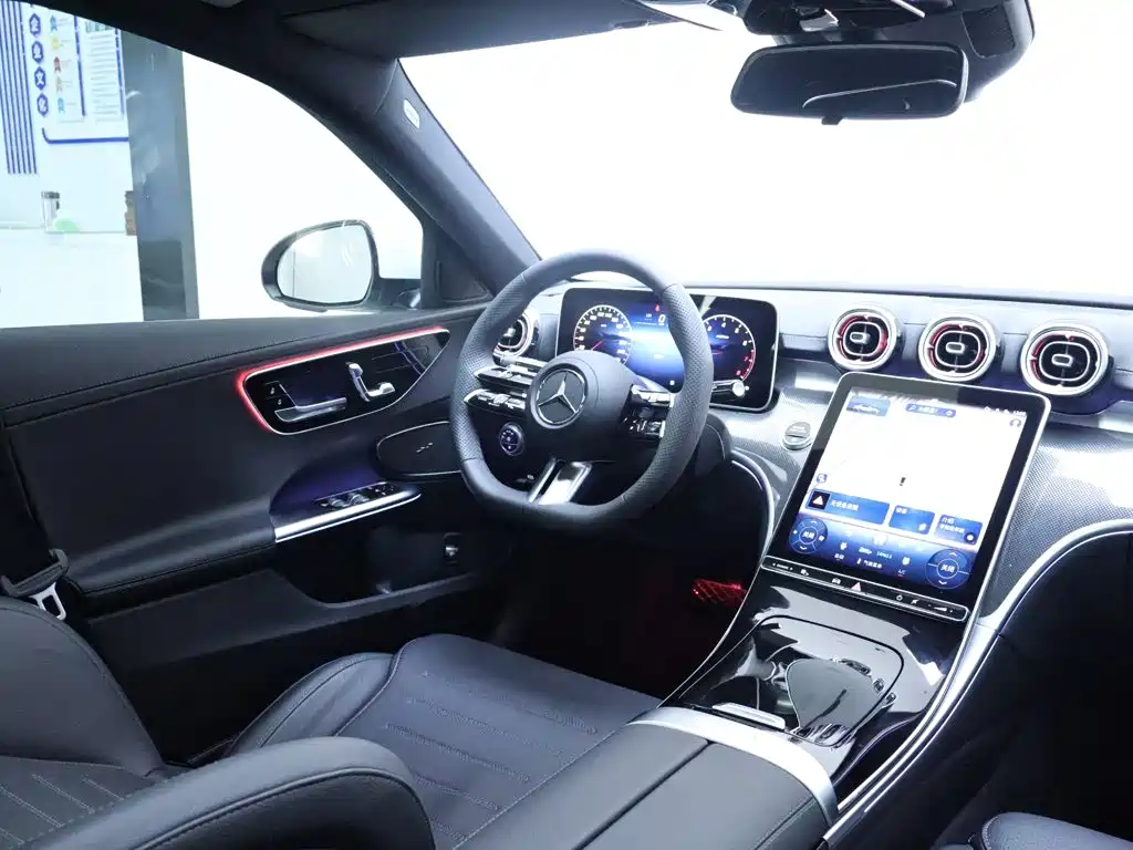 Mercedes-Benz C-Class — миниатюра 14