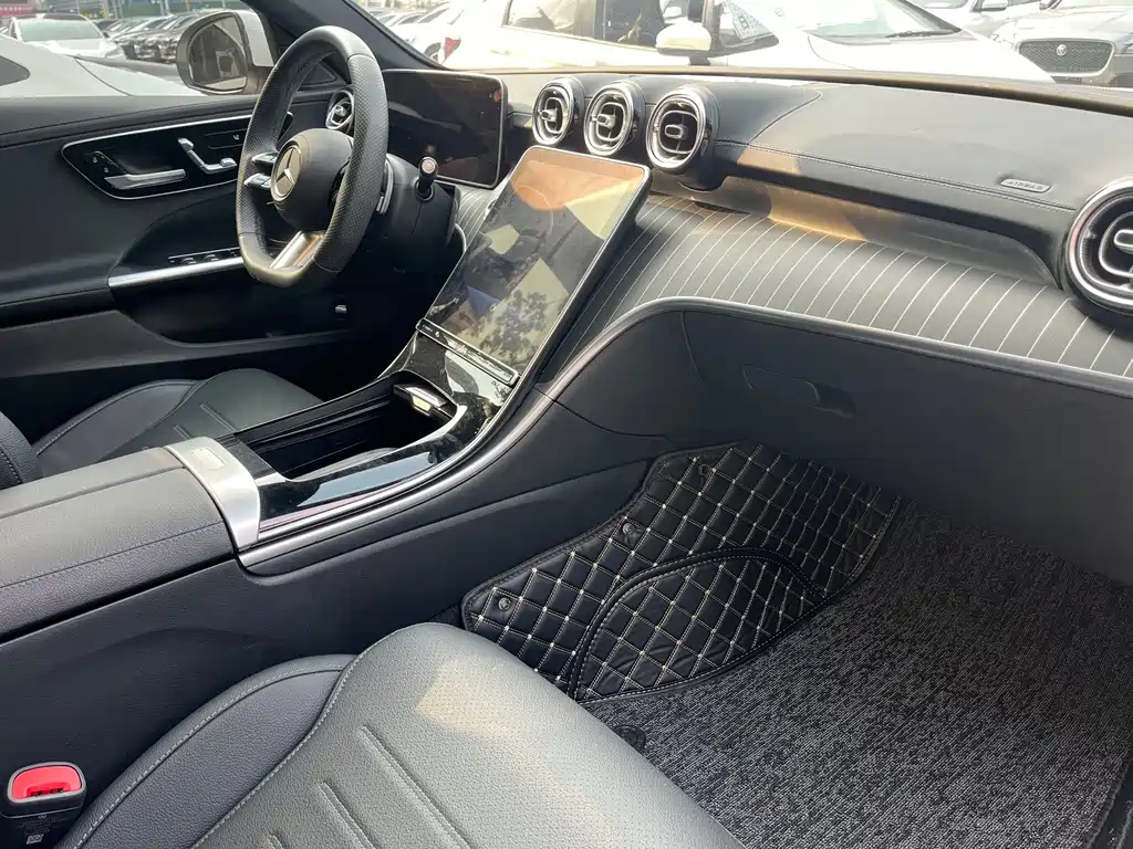 Mercedes-Benz C-Class — миниатюра 3