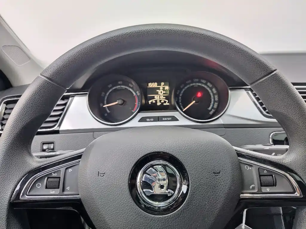 Skoda Rapid — миниатюра 11