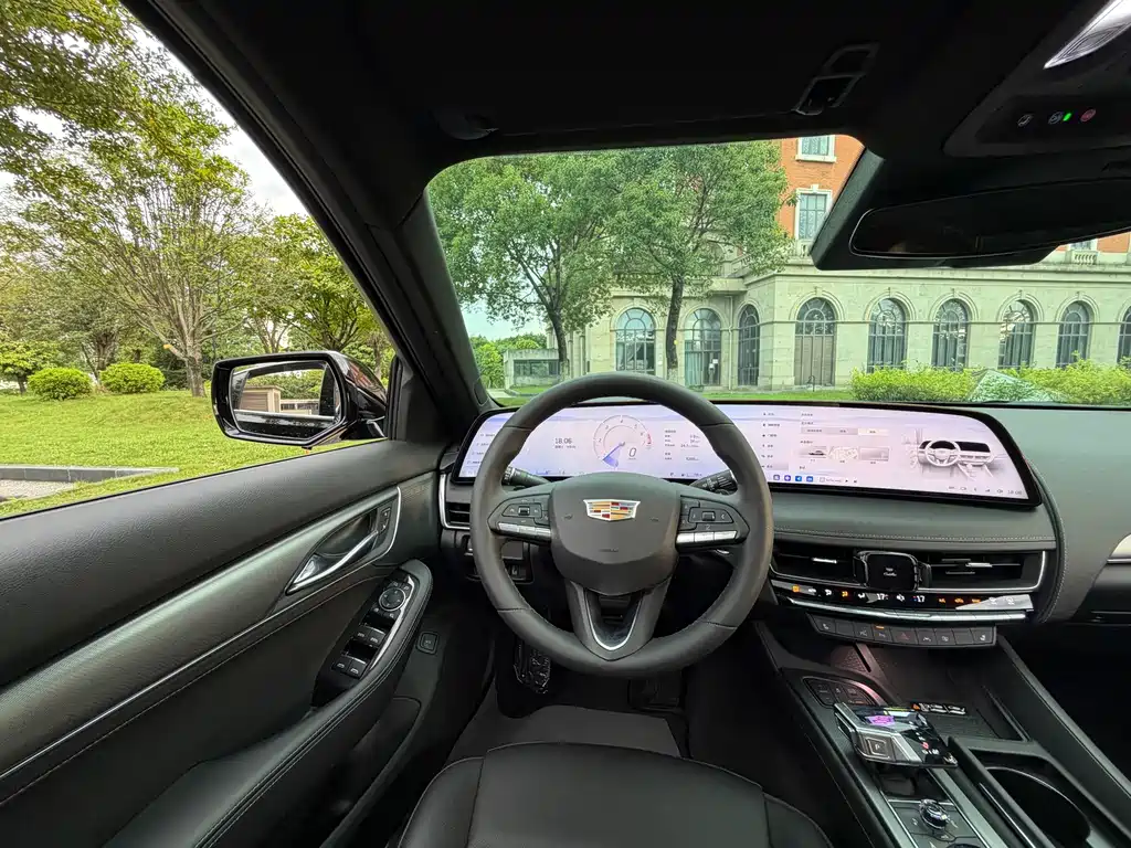 Cadillac CT5 — миниатюра 16