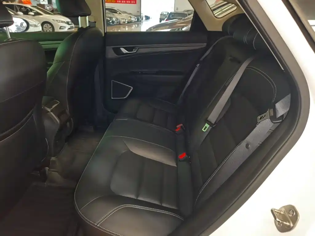 Geely Emgrand GS — миниатюра 17
