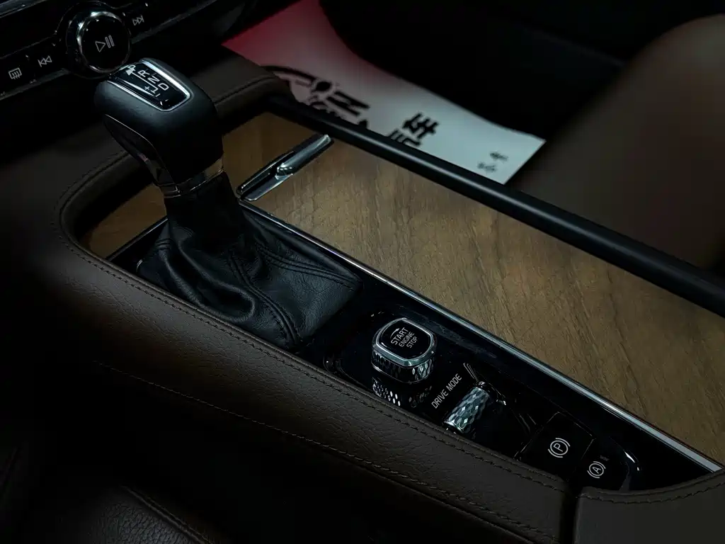 Volvo S90 — миниатюра 26