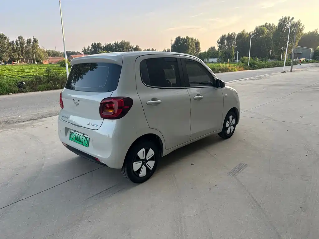 Wuling MINIEV — миниатюра 6