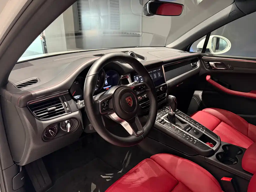 Porsche Macan — миниатюра 7