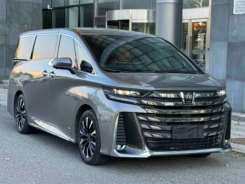Toyota Vellfire — миниатюра 2