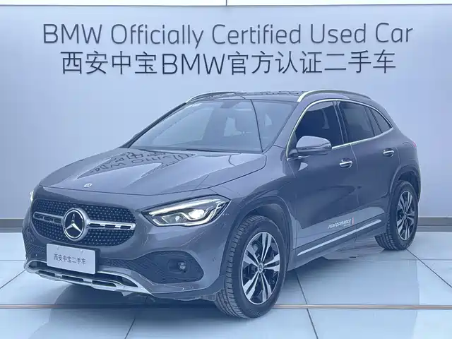 MERCEDES-BENZ GLA