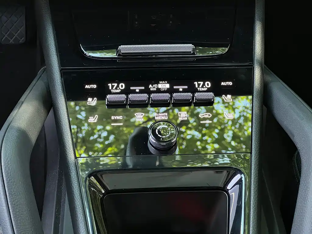 Porsche Cayenne — миниатюра 18