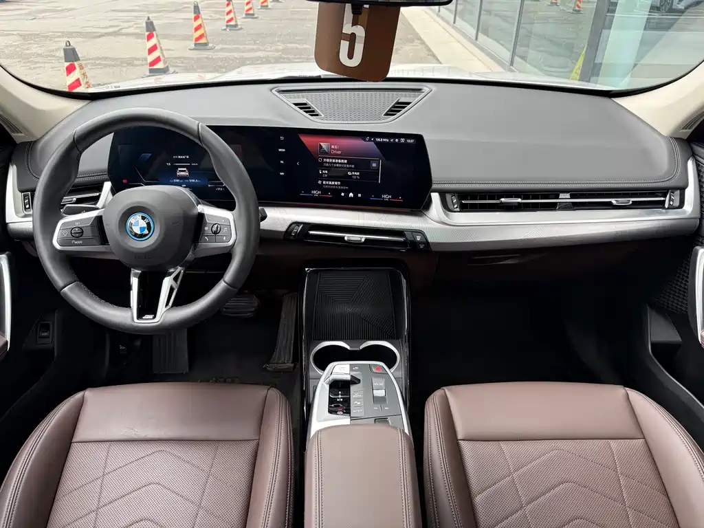 BMW iX1 2023 eDrive25L M Sport