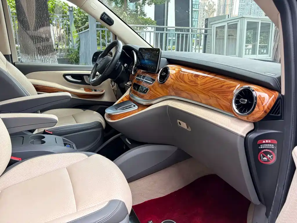 Mercedes-Benz V-Class — миниатюра 14