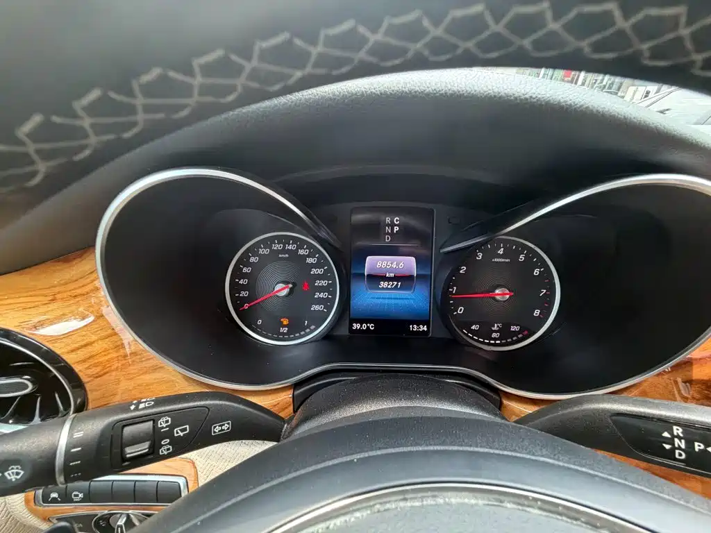 Mercedes-Benz V-Class — миниатюра 16