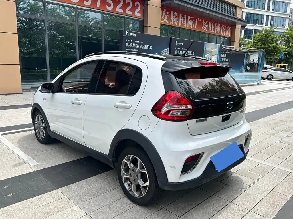 Geely Vision X1 — миниатюра 8