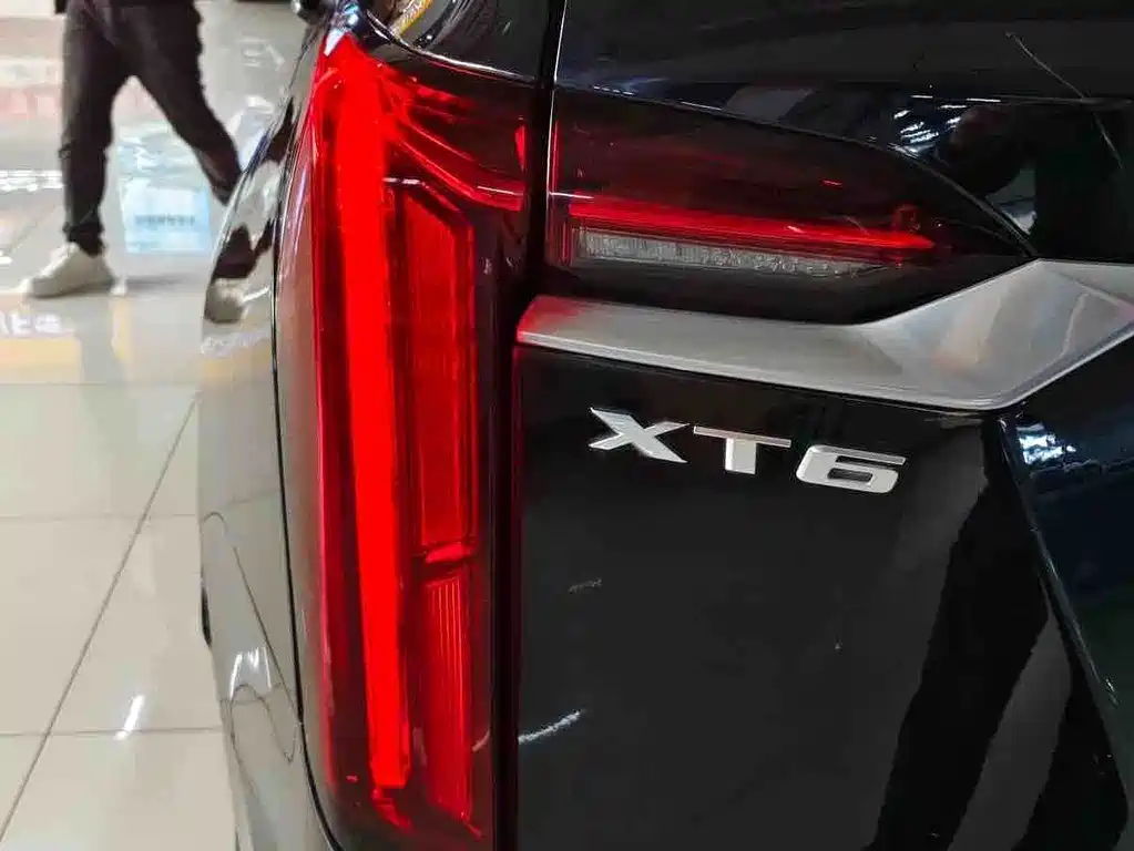 Cadillac XT6 — миниатюра 7