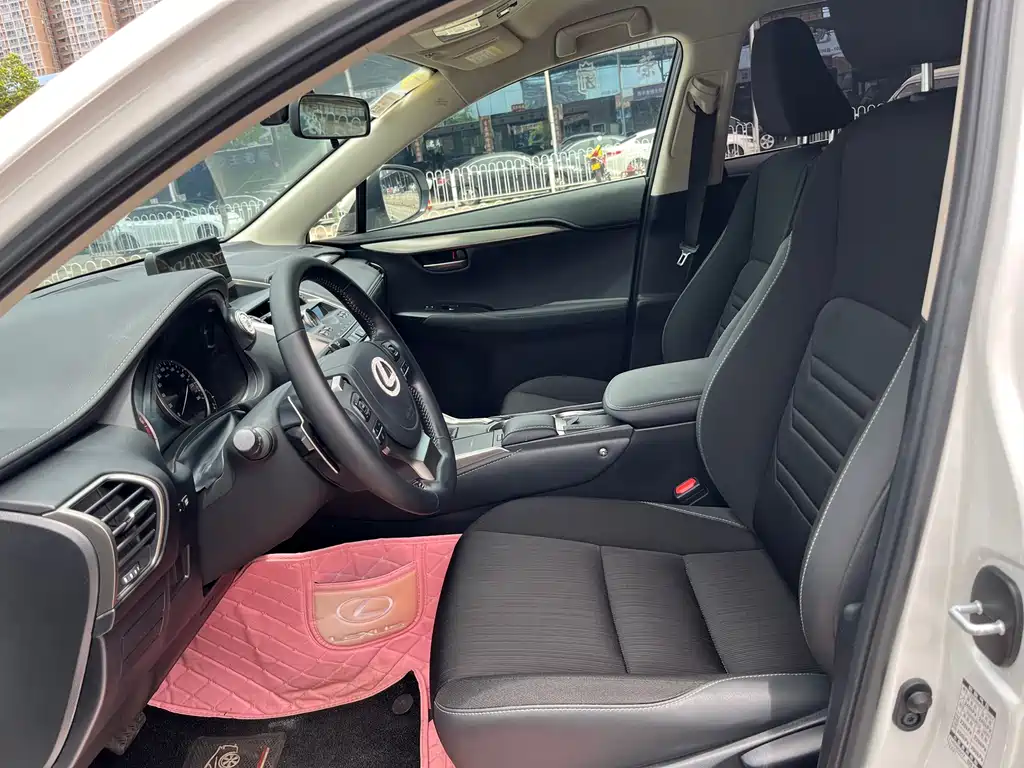 Lexus NX 2020 200 VI