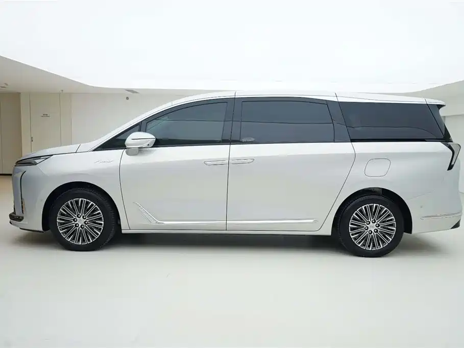 BUICK GL8 NEW ENERGY