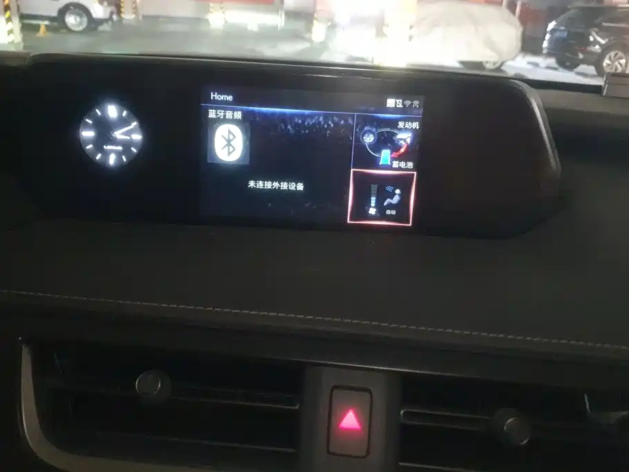Lexus UX — миниатюра 13