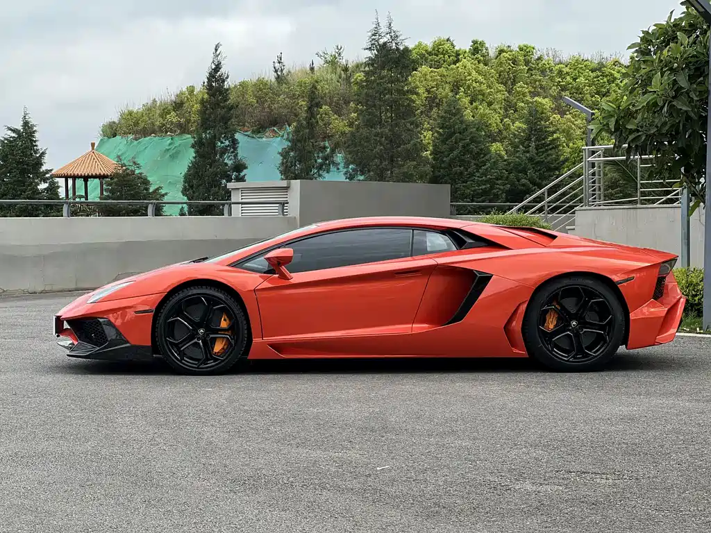 Lamborghini Aventador — миниатюра 3