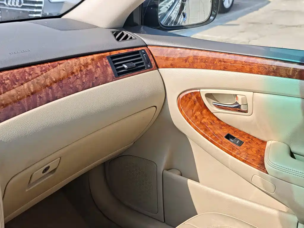 Toyota Crown — миниатюра 17