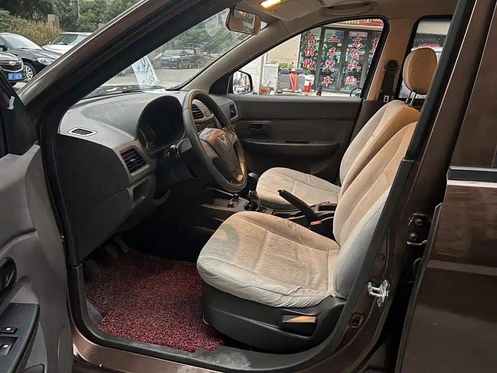 Wuling Hongguang — миниатюра 14