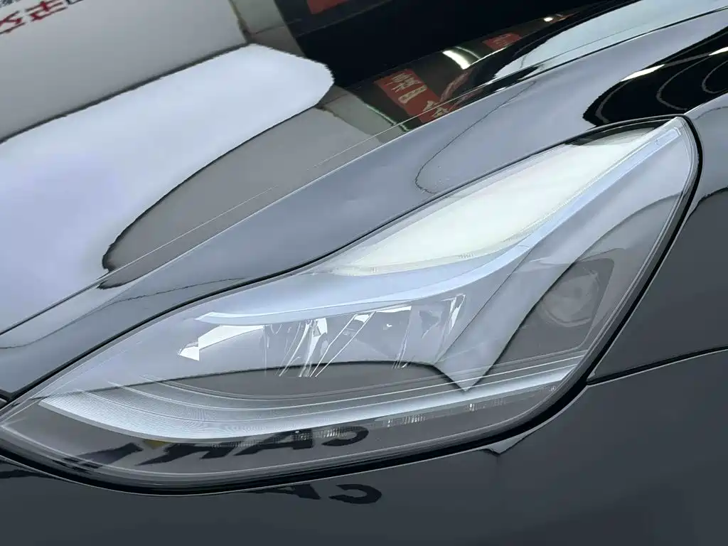 Tesla Model 3 — миниатюра 8