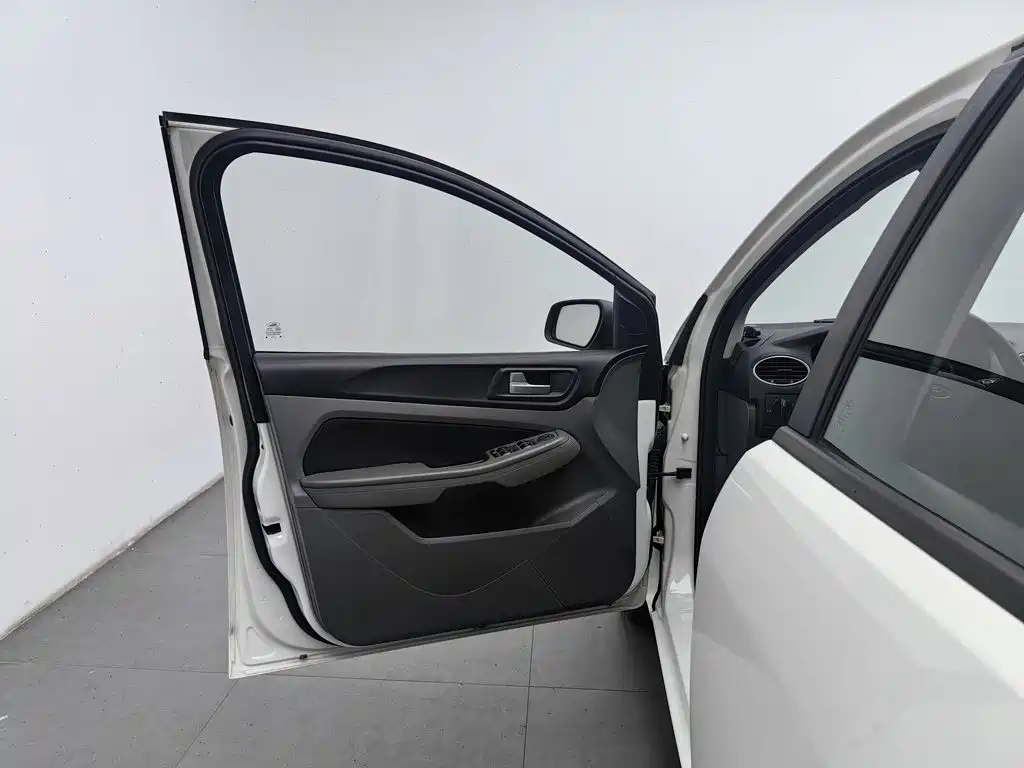 Ford Focus — миниатюра 8