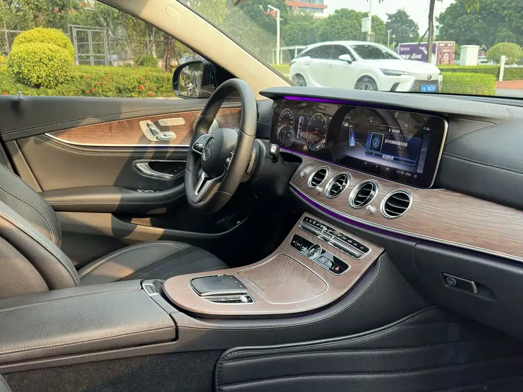 Mercedes-Benz E-Class — миниатюра 4