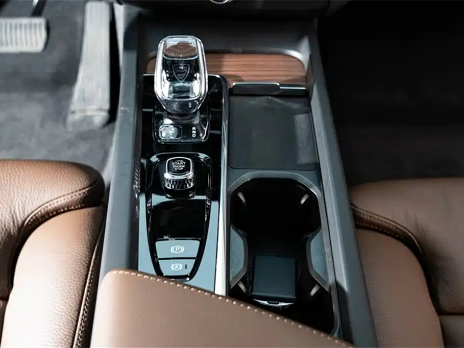 VOLVO XC60 PLUG IN HYBRID