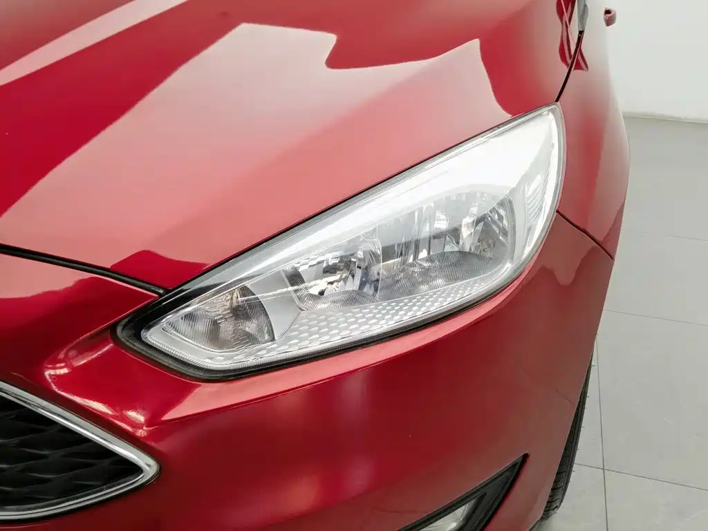Ford Focus — миниатюра 7