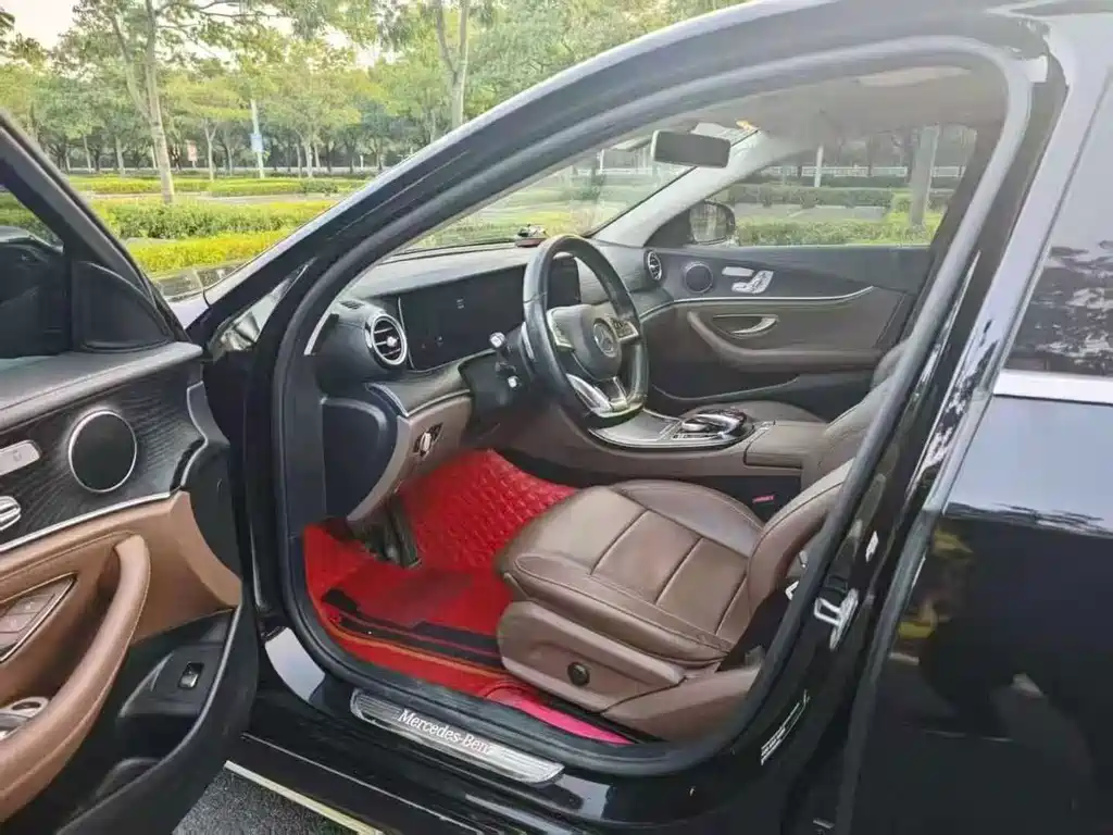 Mercedes-Benz E-Class — миниатюра 6