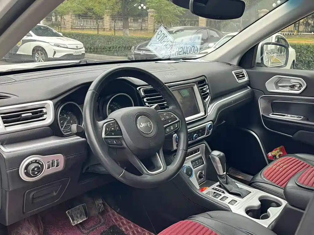 JEEP GRAND COMMANDER