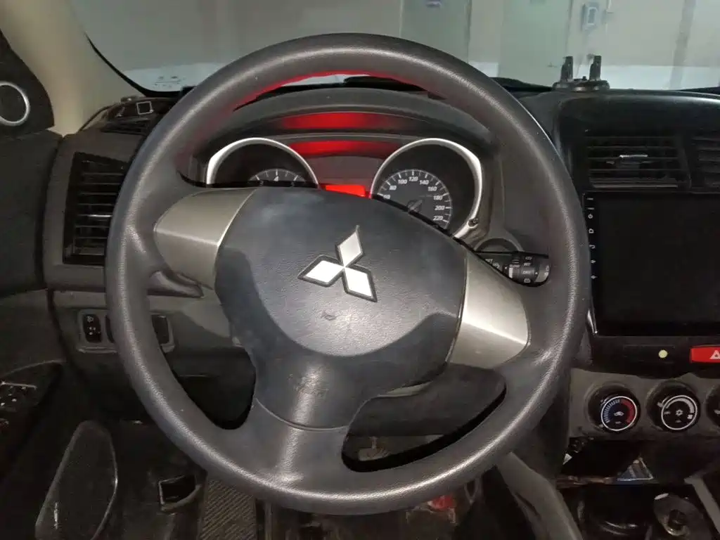 Mitsubishi ASX — миниатюра 6