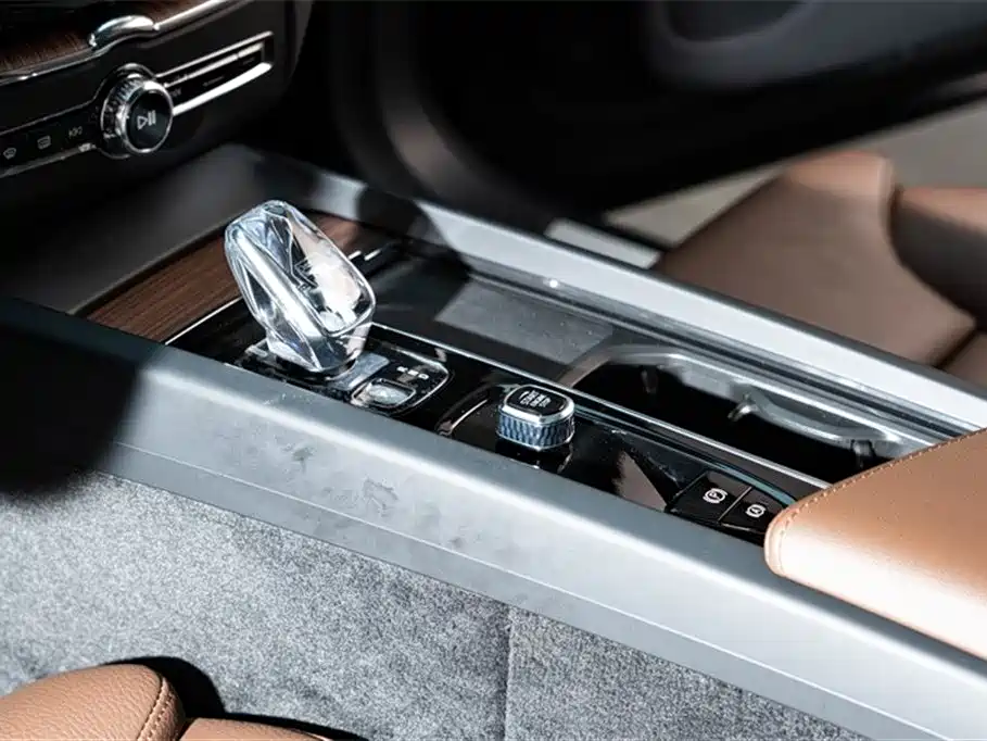 VOLVO XC60 PLUG IN HYBRID