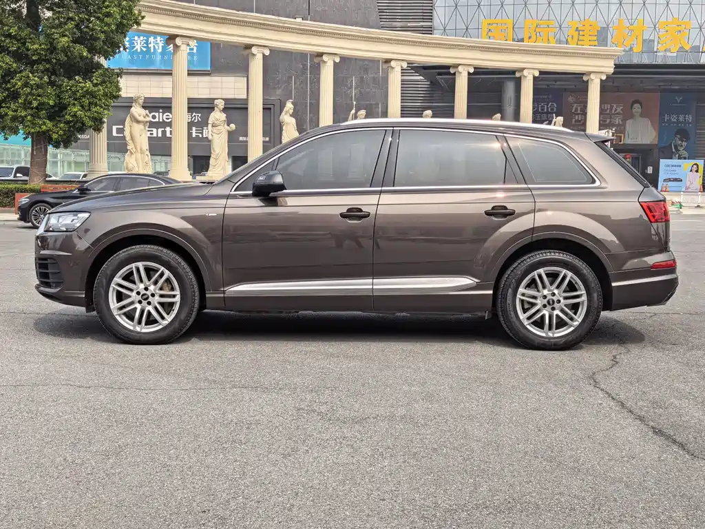 Audi Q7 — миниатюра 11