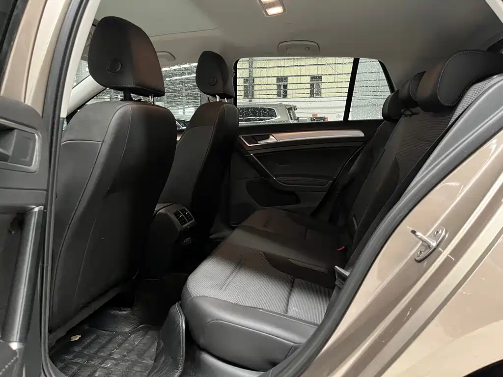 Volkswagen Golf — миниатюра 12
