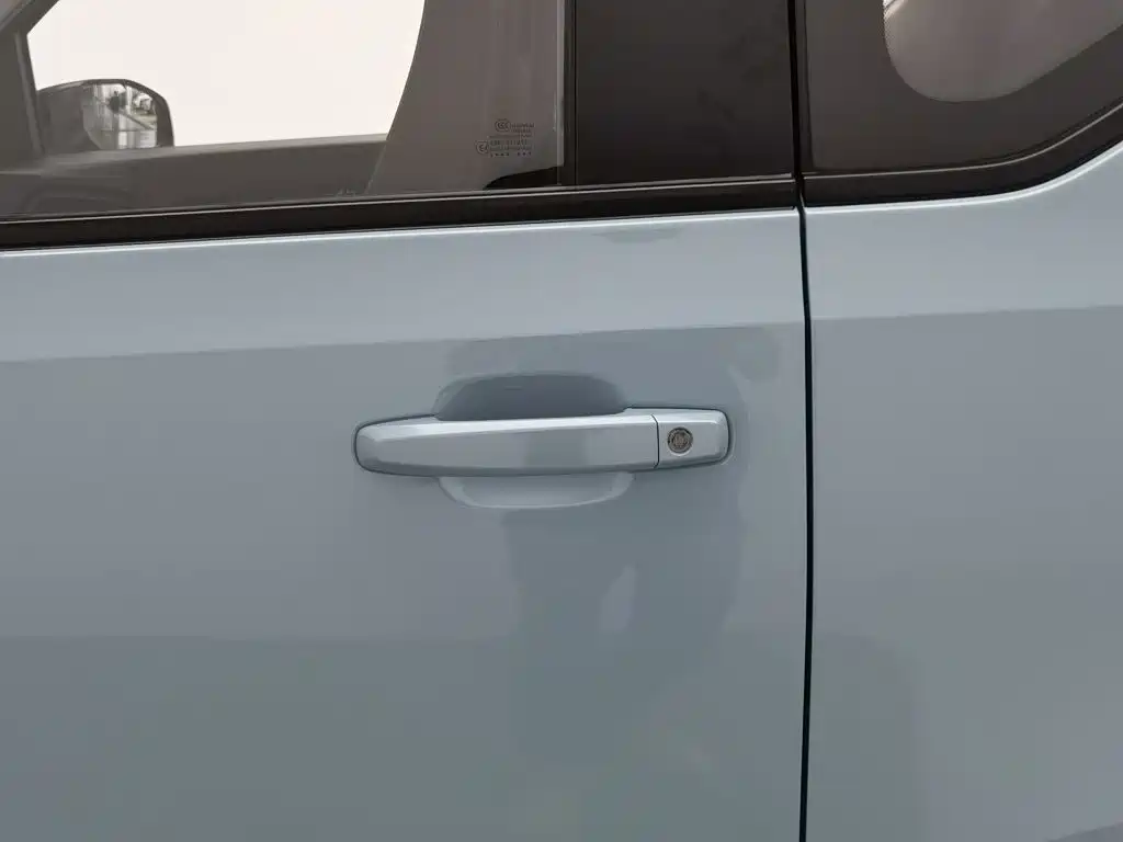 Wuling MINIEV — миниатюра 18