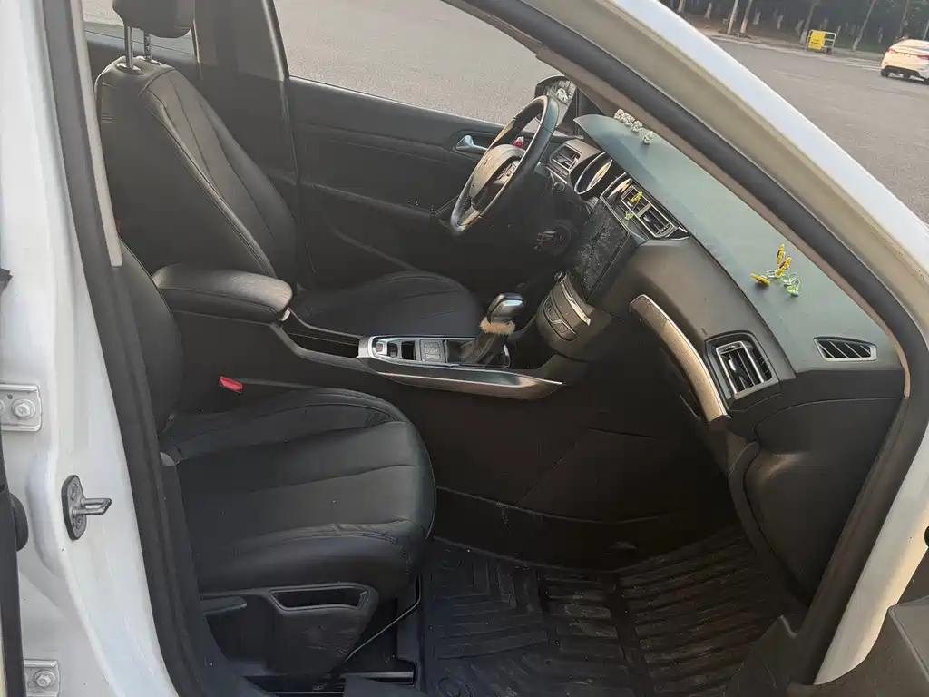 Peugeot 408 — миниатюра 8