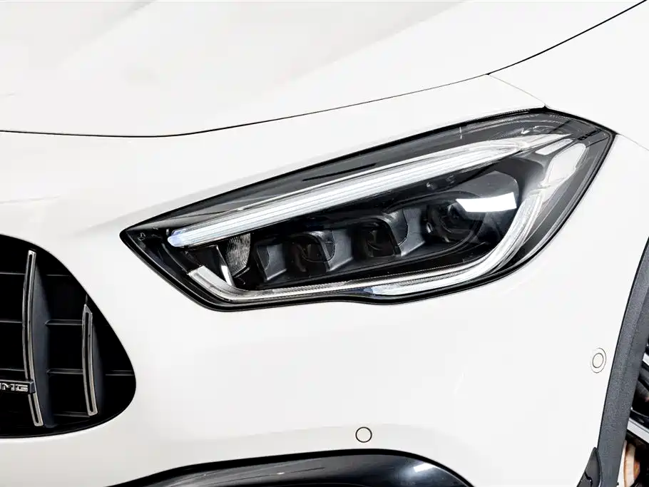 MERCEDES-BENZ GLA AMG